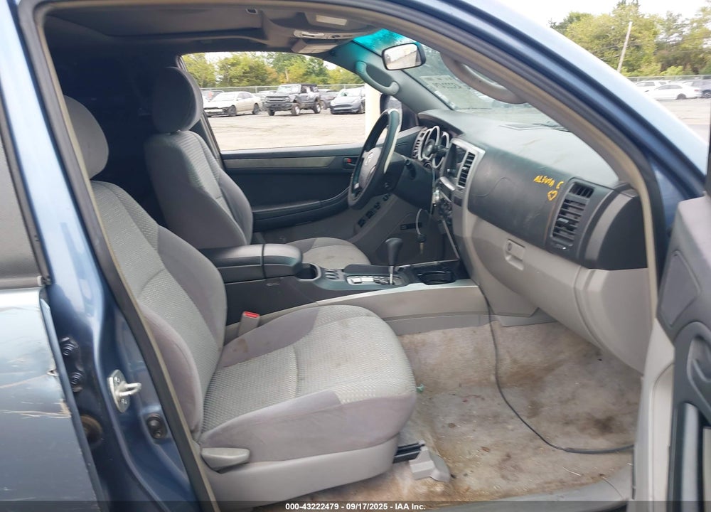2004 TOYOTA 4RUNNER SR5 V8 VIN: JTEBT14R940044708