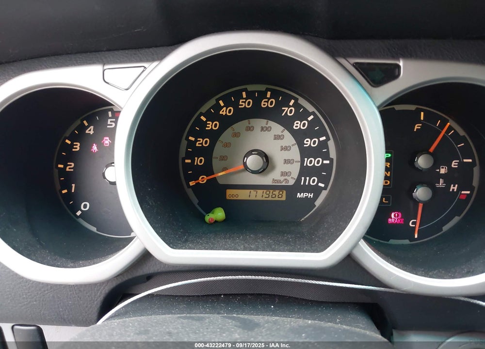 2004 TOYOTA 4RUNNER SR5 V8 VIN: JTEBT14R940044708