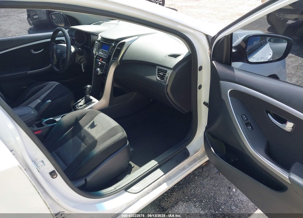 2016 HYUNDAI ELANTRA GT VIN: KMHD35LH2GU255691