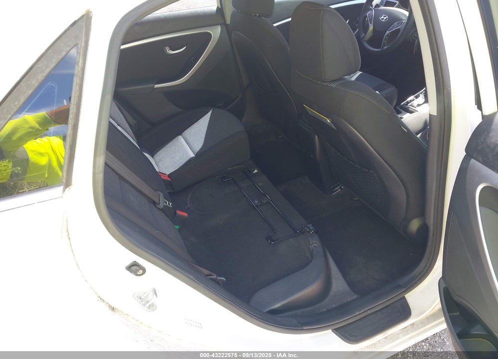 2016 HYUNDAI ELANTRA GT VIN: KMHD35LH2GU255691