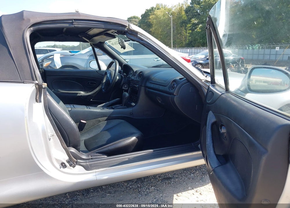2001 MAZDA MX-5 MIATA LS/SPECIAL EDITION VIN: JM1NB353X10202124