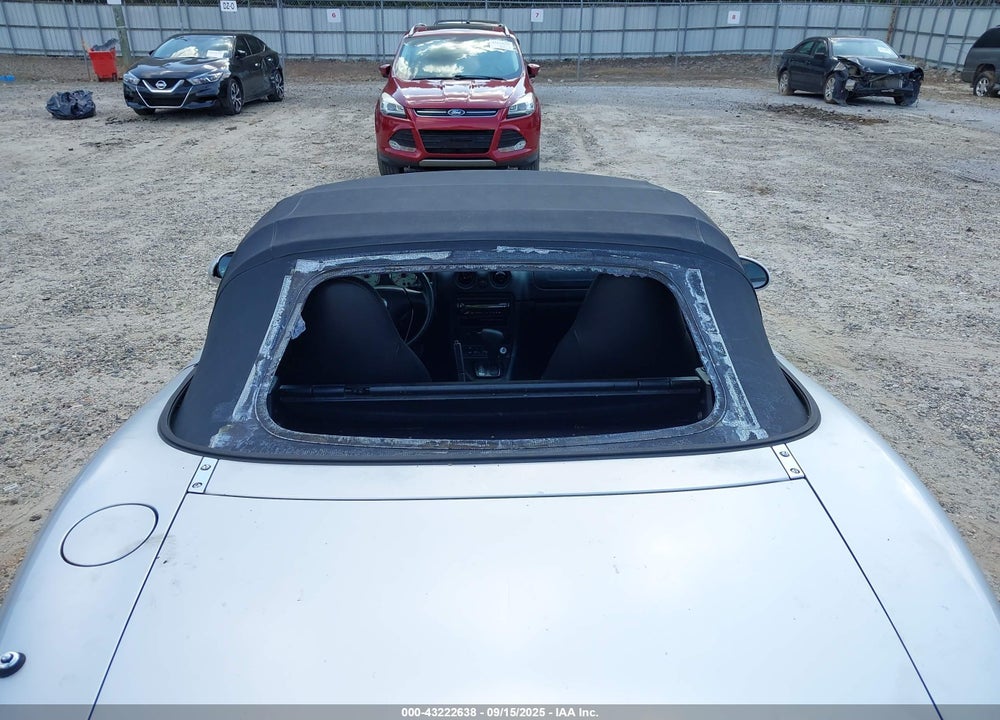 2001 MAZDA MX-5 MIATA LS/SPECIAL EDITION VIN: JM1NB353X10202124