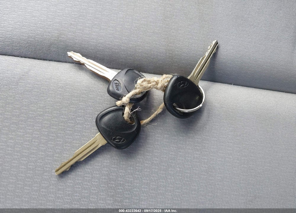 2008 HYUNDAI ELANTRA GLS/SE VIN: KMHDU46D28U466939