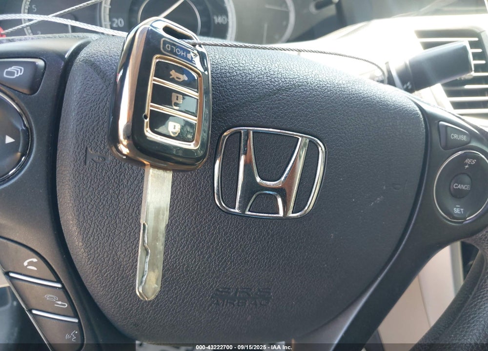 2015 HONDA ACCORD VIN: 1HGCR2F35FA043902