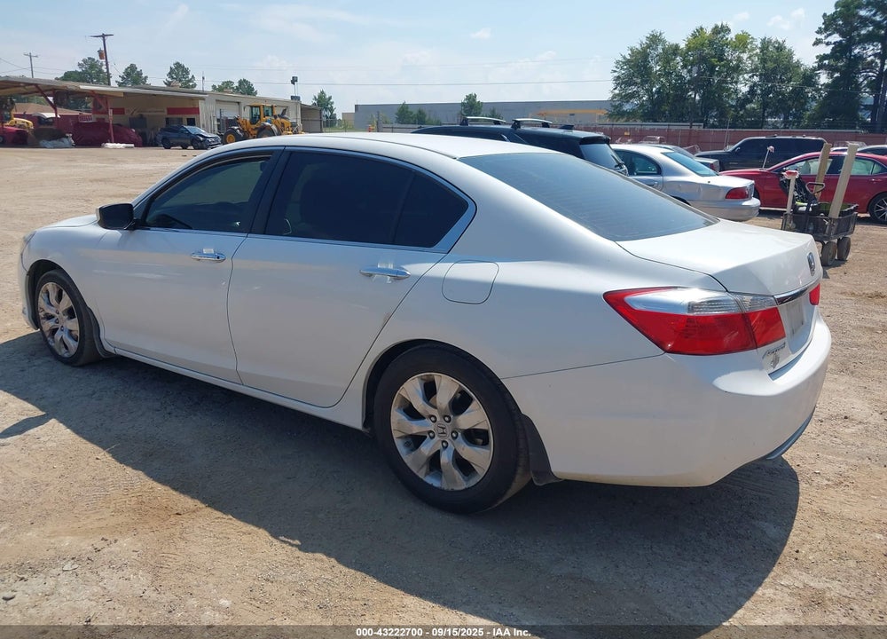 2015 HONDA ACCORD VIN: 1HGCR2F35FA043902