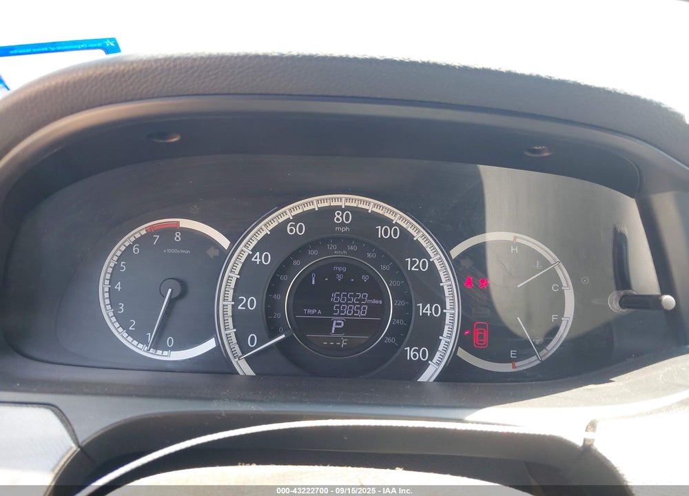 2015 HONDA ACCORD VIN: 1HGCR2F35FA043902