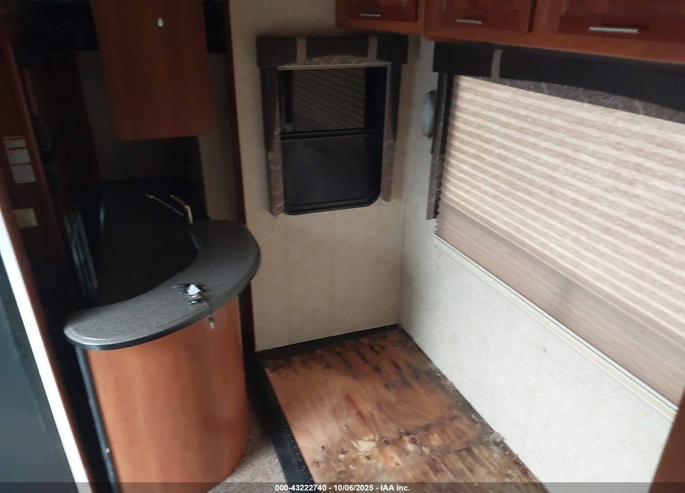 2012 UNDEFINED TR VIN: 4YDF39528CF810815