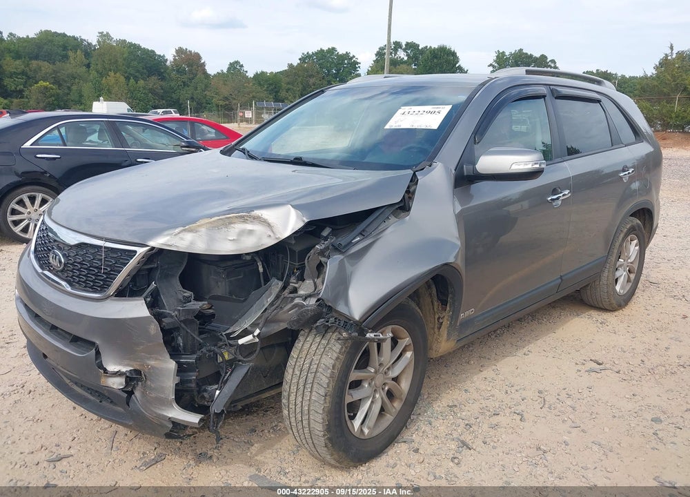 2015 KIA SORENTO LX V6 VIN: 5XYKTDA71FG608017