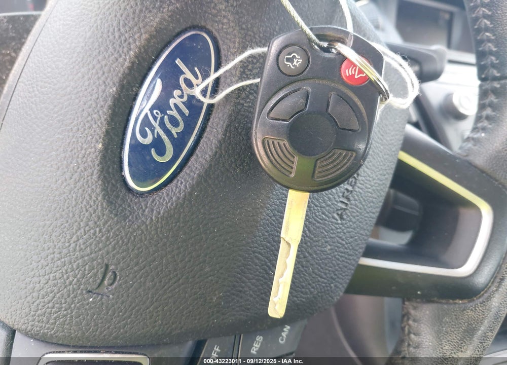 2016 FORD FOCUS VIN: 1FADP3F21GL373621