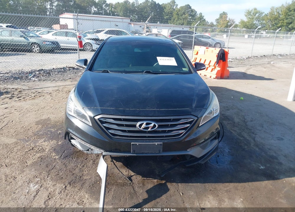2015 HYUNDAI SONATA VIN: 5NPE34AB2FH053220