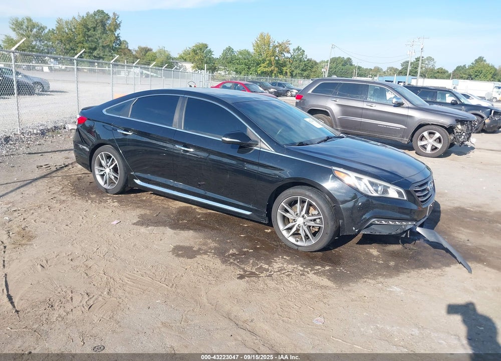 2015 HYUNDAI SONATA VIN: 5NPE34AB2FH053220