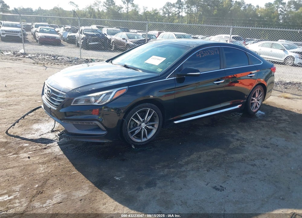 2015 HYUNDAI SONATA VIN: 5NPE34AB2FH053220