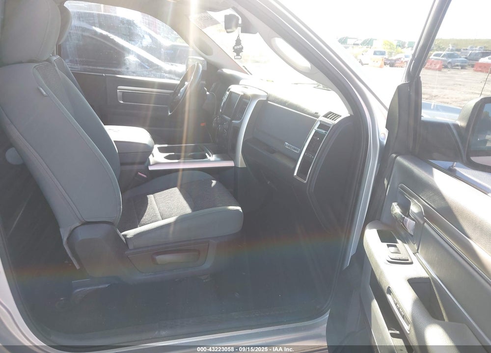 2016 RAM 1500 VIN: 3C6JR7BT8GG195322