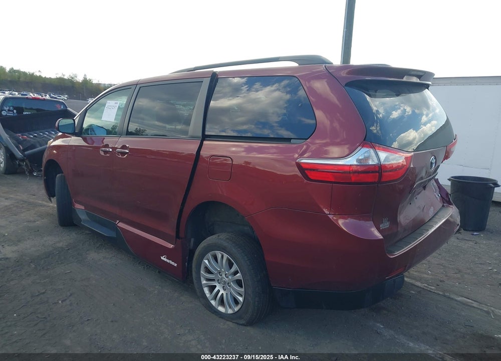 2016 TOYOTA SIENNA XLE 8 PASSENGER VIN: 5TDYK3DC4GS725000