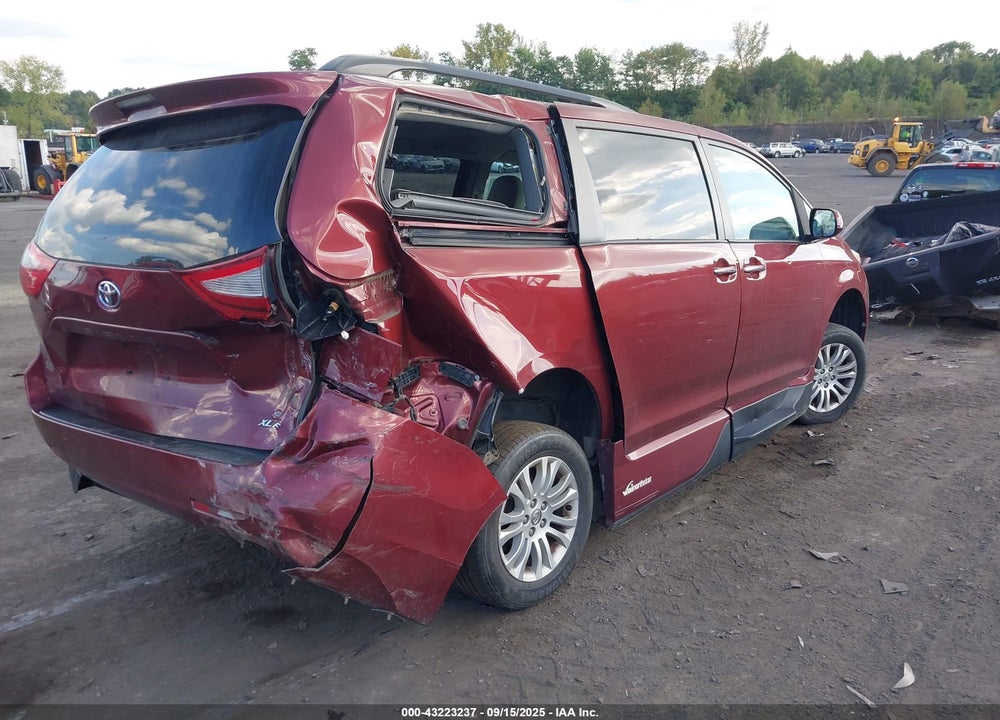 2016 TOYOTA SIENNA XLE 8 PASSENGER VIN: 5TDYK3DC4GS725000