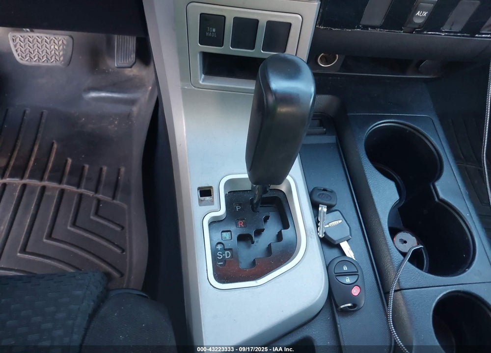 2007 TOYOTA TUNDRA SR5 5.7L V8 VIN: 5TBDV541X7S459586