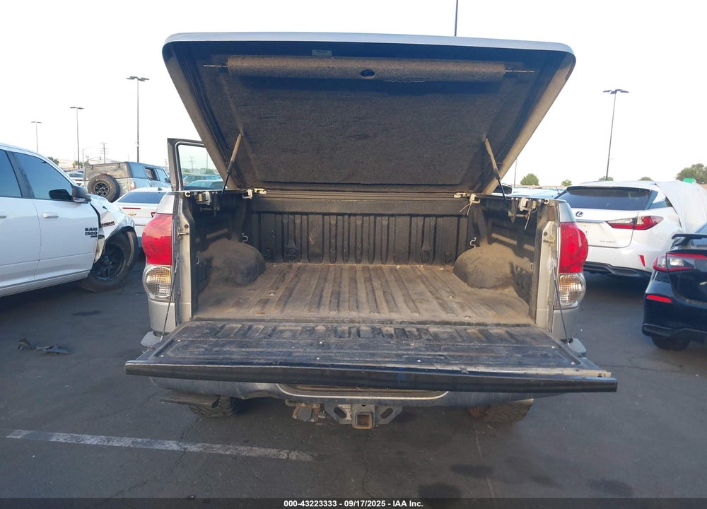 2007 TOYOTA TUNDRA SR5 5.7L V8 VIN: 5TBDV541X7S459586