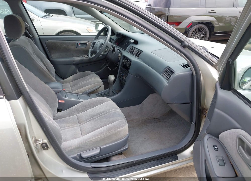 2000 TOYOTA CAMRY CE VIN: 4T1BG22K3YU699218