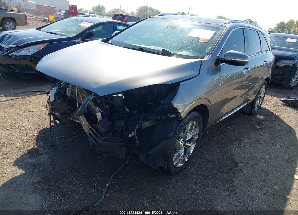 2019 KIA SORENTO VIN: 5XYPK4A59KG555939