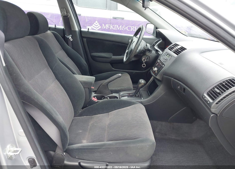 2004 HONDA ACCORD 2.4 LX VIN: 1HGCM56384A031952