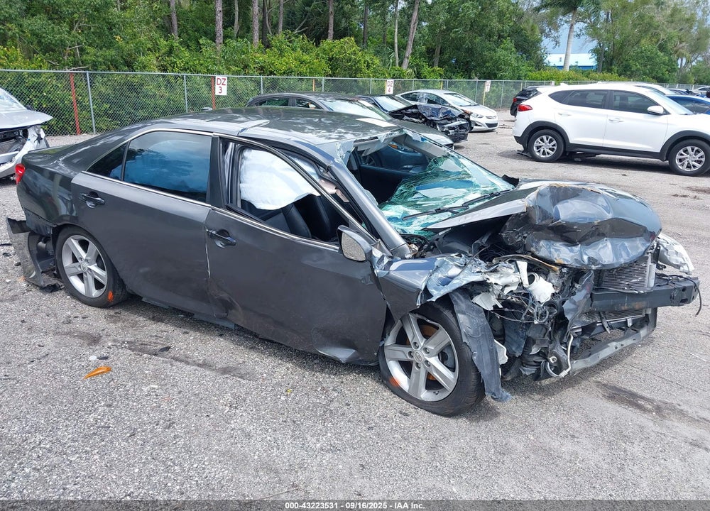2012 TOYOTA CAMRY SE VIN: 4T1BF1FK0CU077207