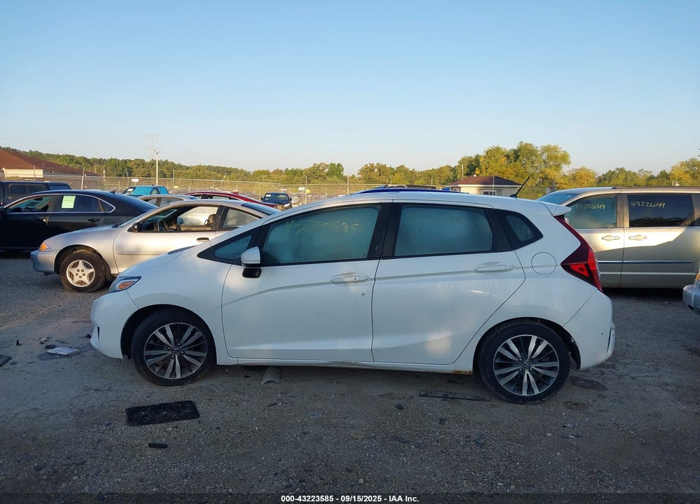 2015 HONDA FIT VIN: 3HGGK5H86FM736187