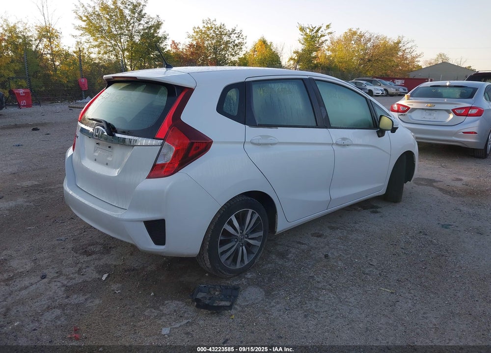 2015 HONDA FIT VIN: 3HGGK5H86FM736187
