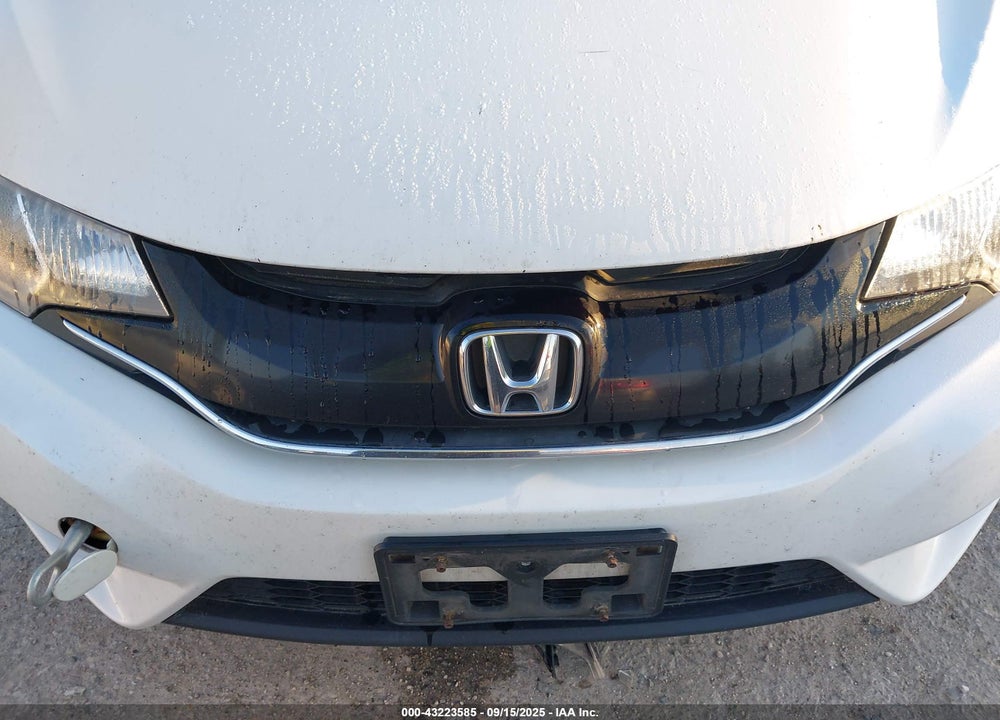 2015 HONDA FIT VIN: 3HGGK5H86FM736187