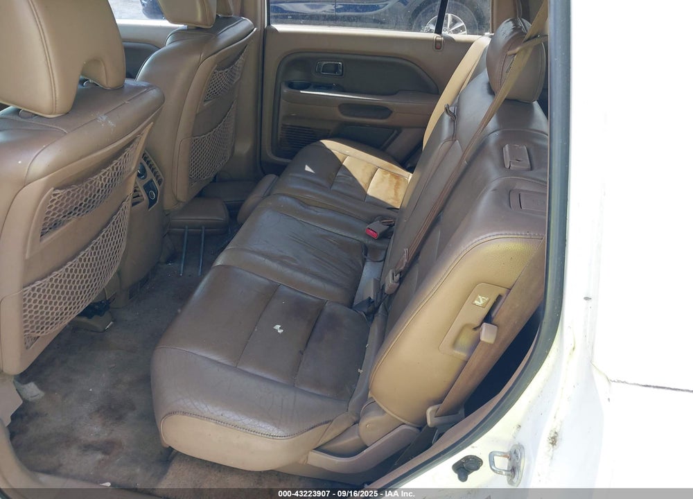 2007 HONDA PILOT EX-L VIN: 5FNYF285X7B021429