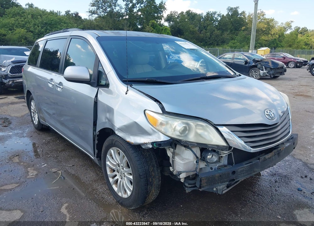 2012 TOYOTA SIENNA XLE V6 8 PASSENGER VIN: 5TDYK3DC8CS268556