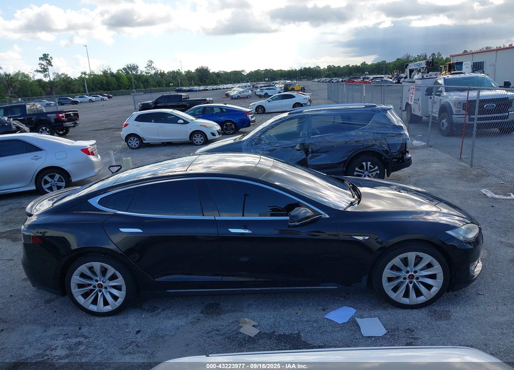 2014 TESLA MODEL S VIN: 5YJSA1H17EFP63795