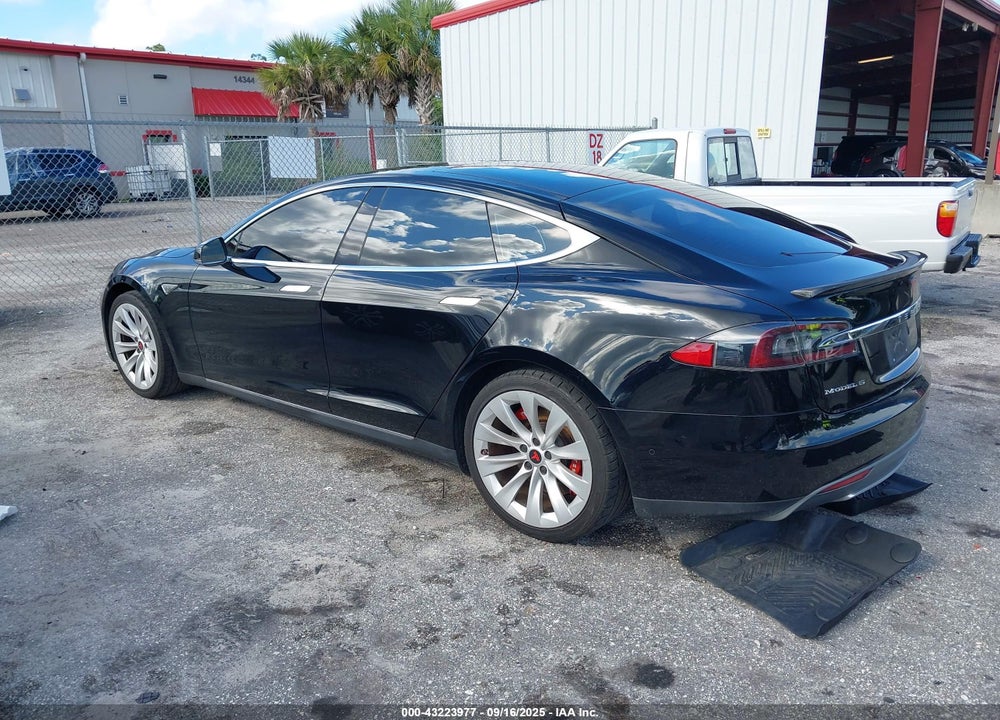 2014 TESLA MODEL S VIN: 5YJSA1H17EFP63795