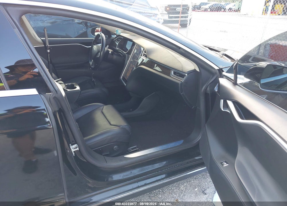 2014 TESLA MODEL S VIN: 5YJSA1H17EFP63795