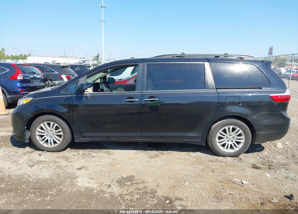2015 TOYOTA SIENNA XLE 8 PASSENGER VIN: 5TDYK3DC1FS628030