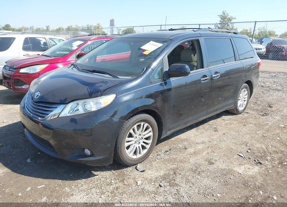 2015 TOYOTA SIENNA XLE 8 PASSENGER VIN: 5TDYK3DC1FS628030