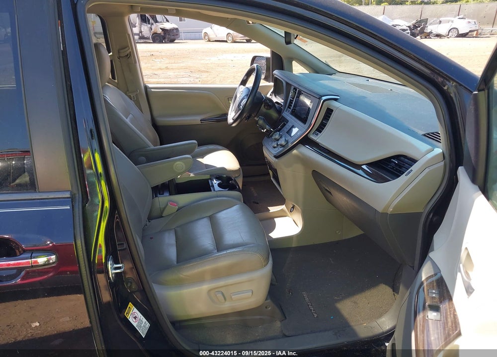 2015 TOYOTA SIENNA XLE 8 PASSENGER VIN: 5TDYK3DC1FS628030