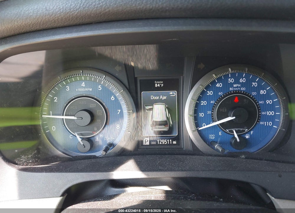 2015 TOYOTA SIENNA XLE 8 PASSENGER VIN: 5TDYK3DC1FS628030