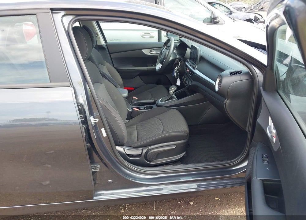 2023 KIA FORTE LXS VIN: 3KPF24AD6PE622827