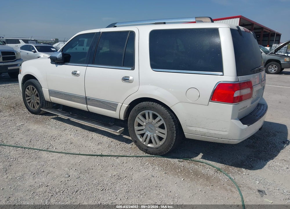 2011 LINCOLN NAVIGATOR VIN: 5LMJJ2J52BEJ03605