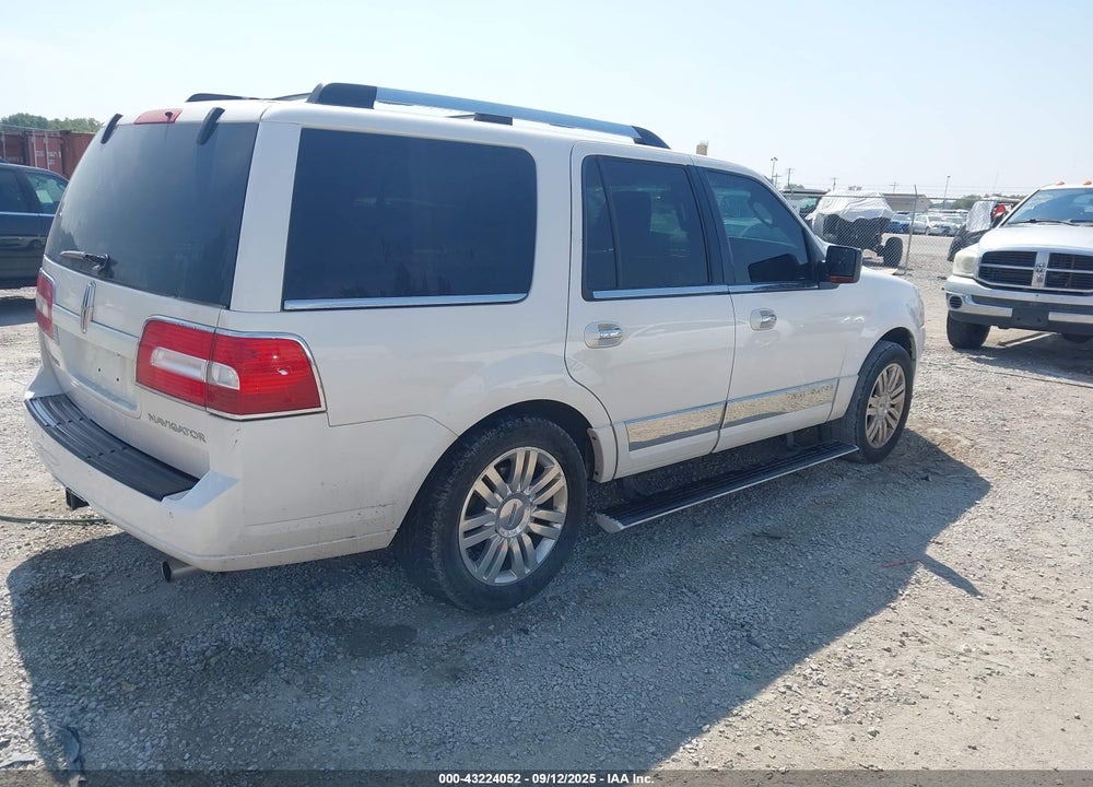 2011 LINCOLN NAVIGATOR VIN: 5LMJJ2J52BEJ03605