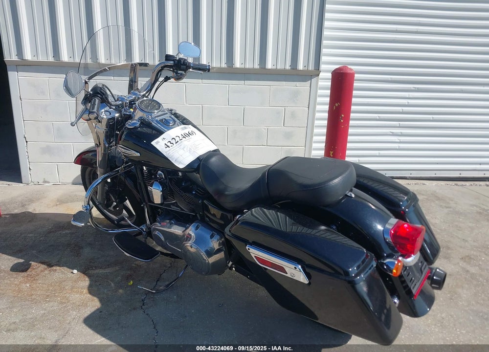 2016 HARLEY-DAVIDSON FLD SWITCHBACK VIN: 1HD1GZM16GC325332