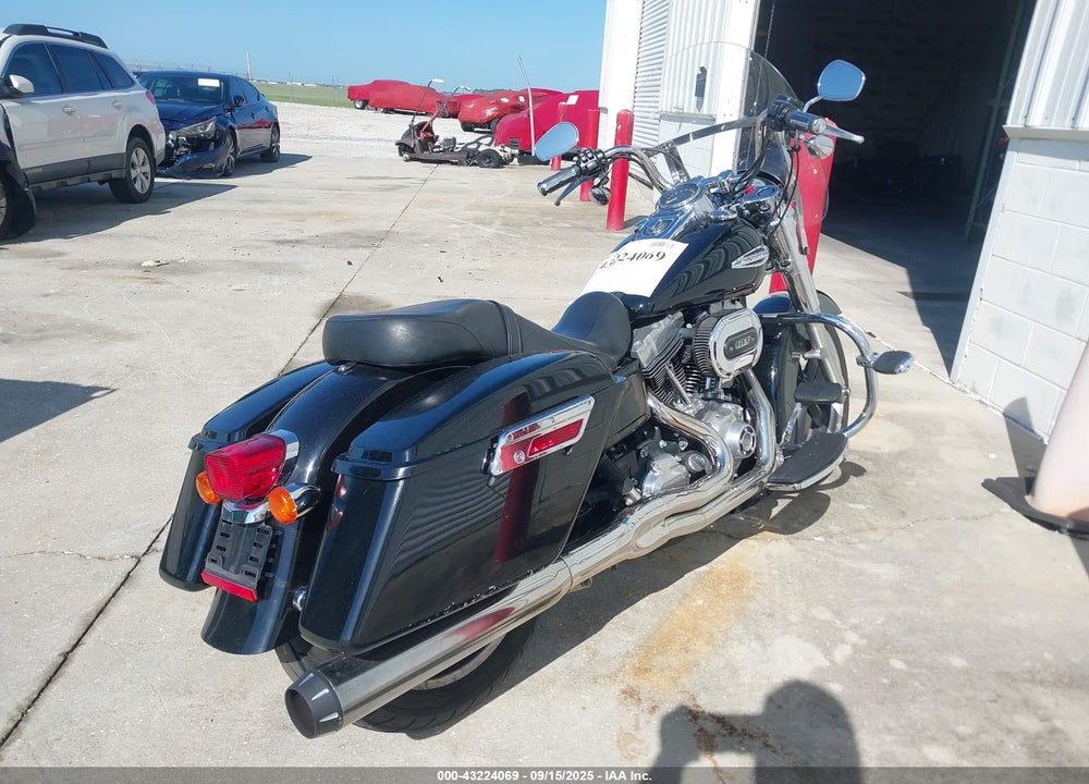 2016 HARLEY-DAVIDSON FLD SWITCHBACK VIN: 1HD1GZM16GC325332