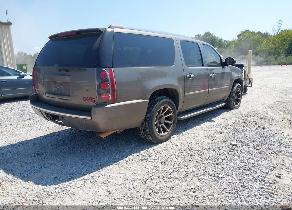 2011 GMC YUKON XL VIN: 1GKS2MEF1BR282336