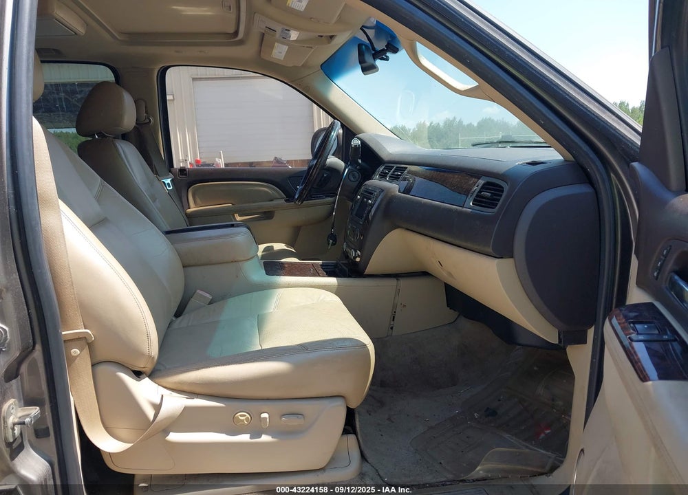 2011 GMC YUKON XL VIN: 1GKS2MEF1BR282336