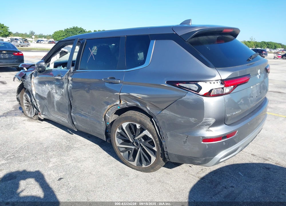 2024 MITSUBISHI OUTLANDER SE 2.5 2WD/SE BLACK EDITION S-AWC/SE BLACK EDITION W/PANO ROOF S-AWC VIN: JA4J3VA86RZ028157