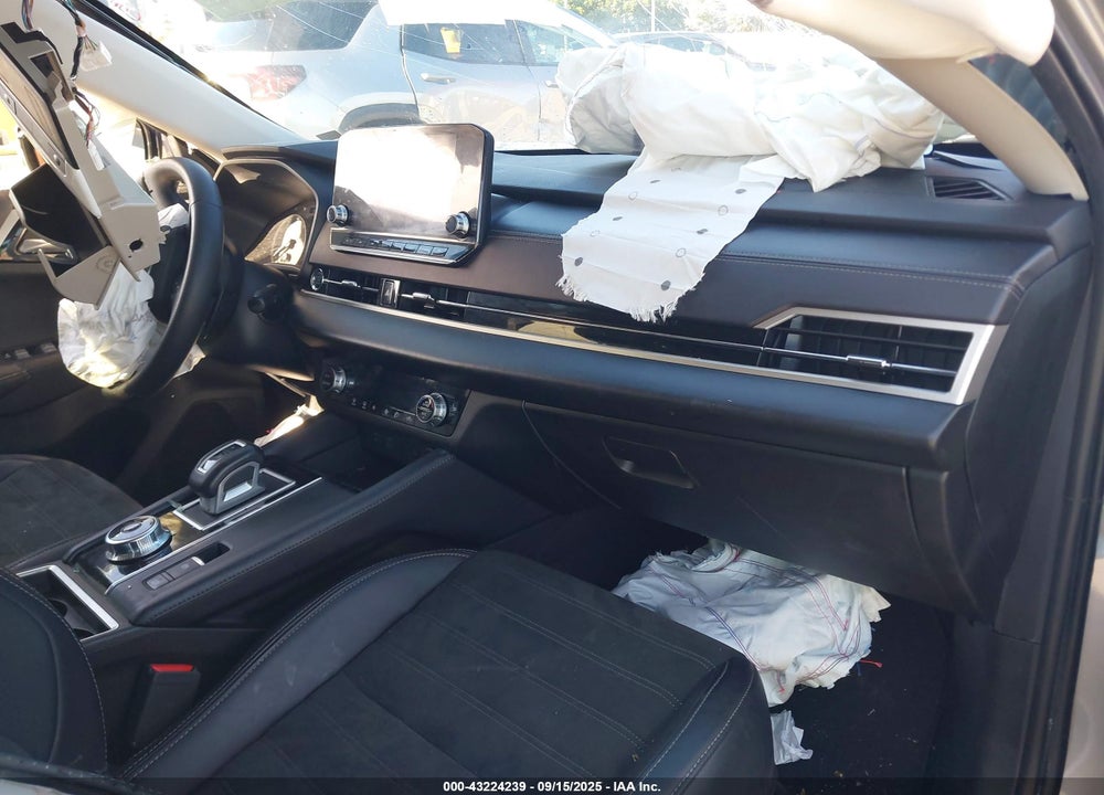2024 MITSUBISHI OUTLANDER SE 2.5 2WD/SE BLACK EDITION S-AWC/SE BLACK EDITION W/PANO ROOF S-AWC VIN: JA4J3VA86RZ028157