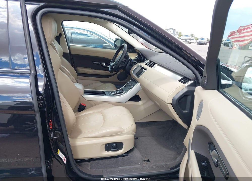 2016 LAND ROVER RANGE ROVER EVOQUE VIN: SALVP2BGXGH081519