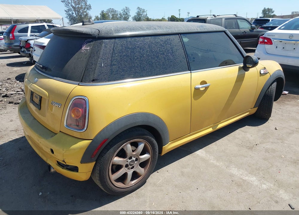 2007 MINI COOPER VIN: WMWMF33547TT56563