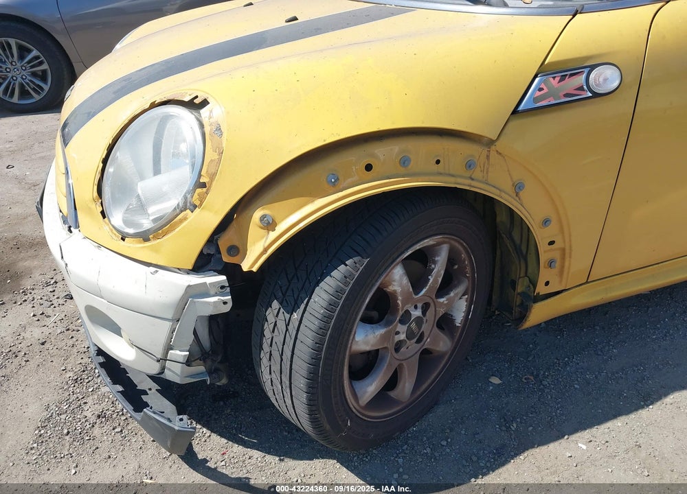 2007 MINI COOPER VIN: WMWMF33547TT56563