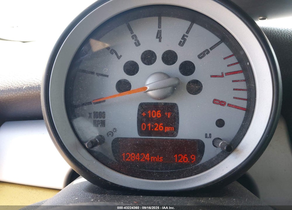 2007 MINI COOPER VIN: WMWMF33547TT56563